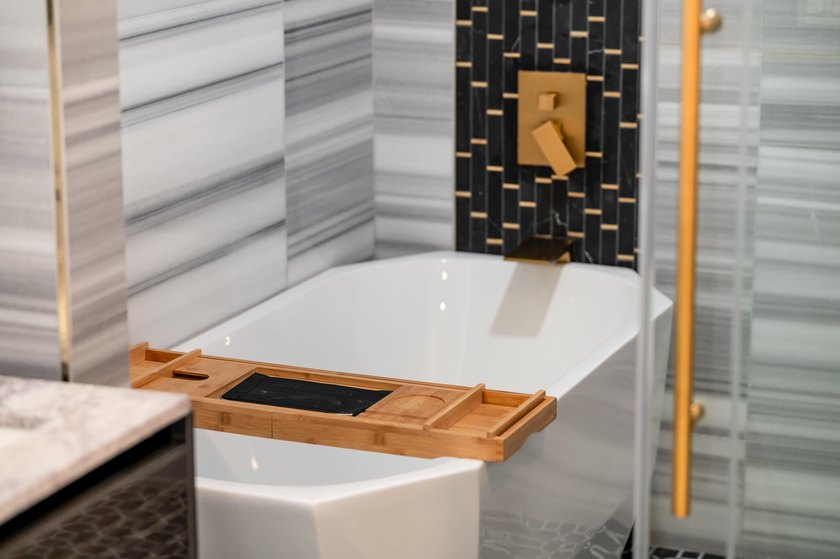Million-dollar view on an exquisite home featuring 4 en-suite - photo 13