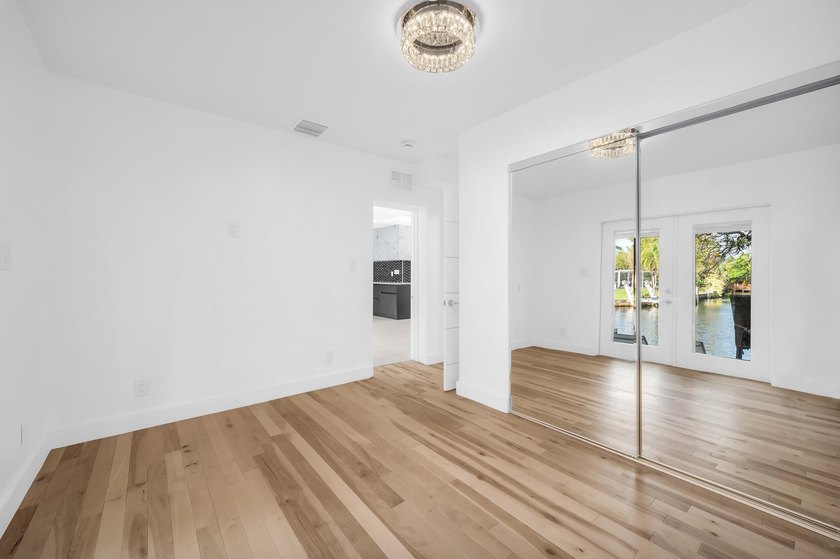 Million-dollar view on an exquisite home featuring 4 en-suite - photo 15