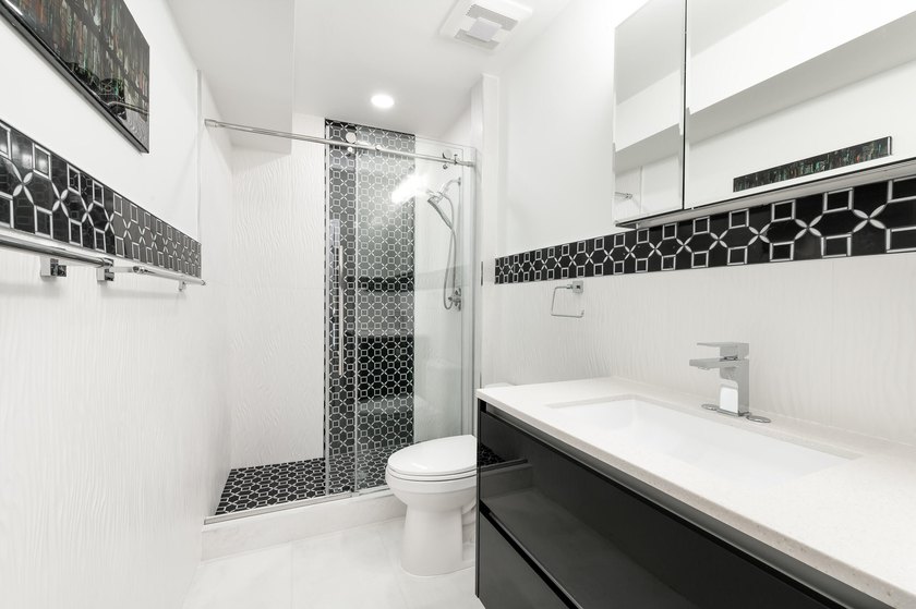 Million-dollar view on an exquisite home featuring 4 en-suite - photo 17