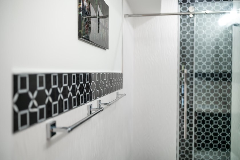 Million-dollar view on an exquisite home featuring 4 en-suite - photo 18