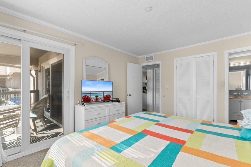 If you've been dreaming about a top-floor place at the beach - photo 20