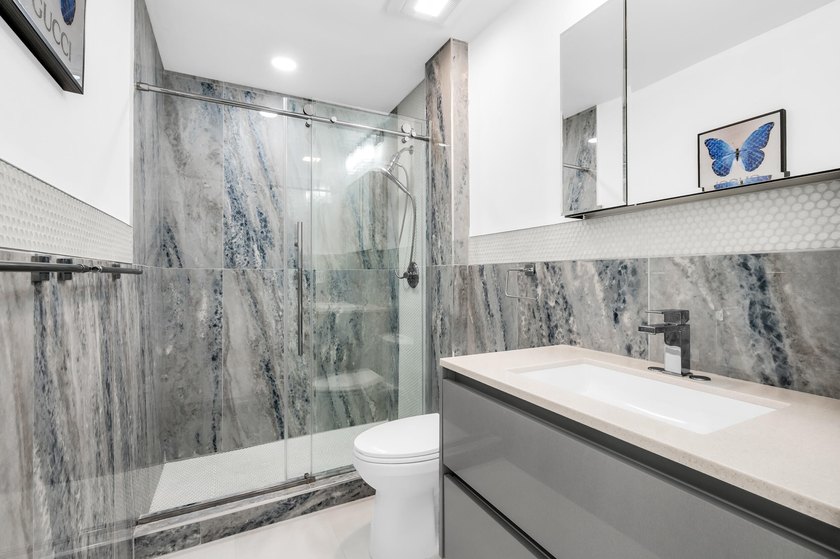 Million-dollar view on an exquisite home featuring 4 en-suite - photo 25