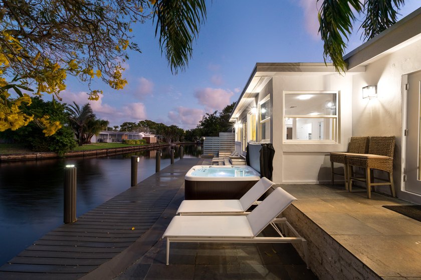 Million-dollar view on an exquisite home featuring 4 en-suite - photo 38