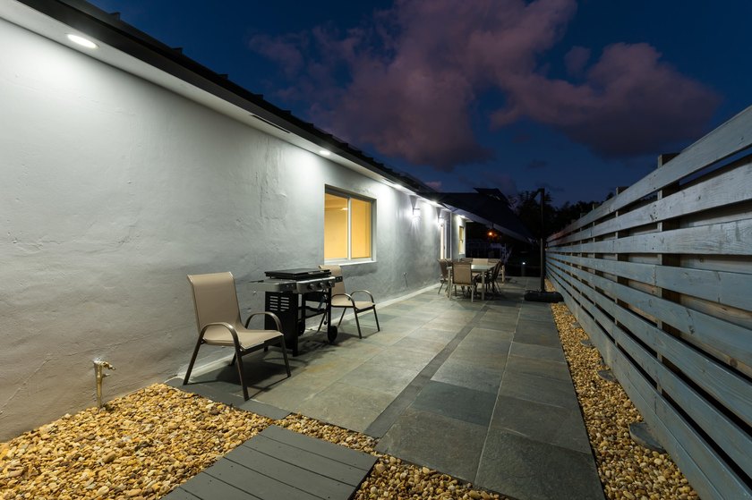 Million-dollar view on an exquisite home featuring 4 en-suite - photo 49