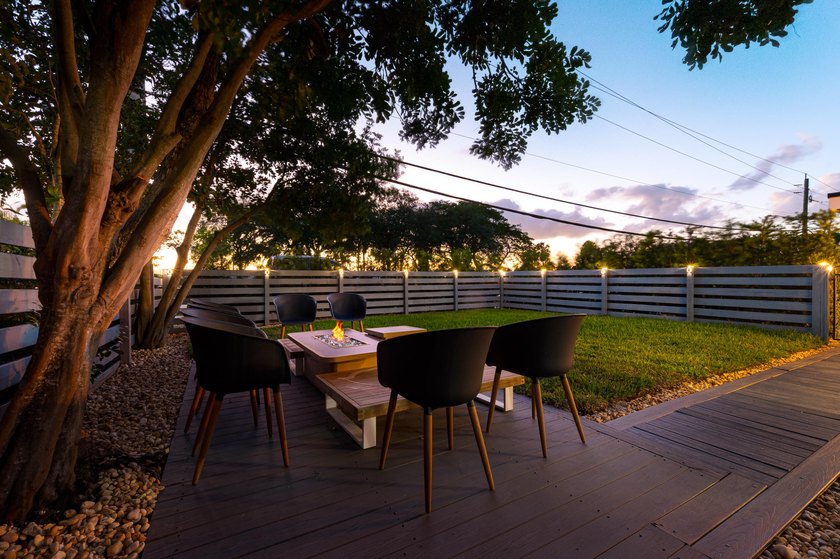 Million-dollar view on an exquisite home featuring 4 en-suite - photo 52