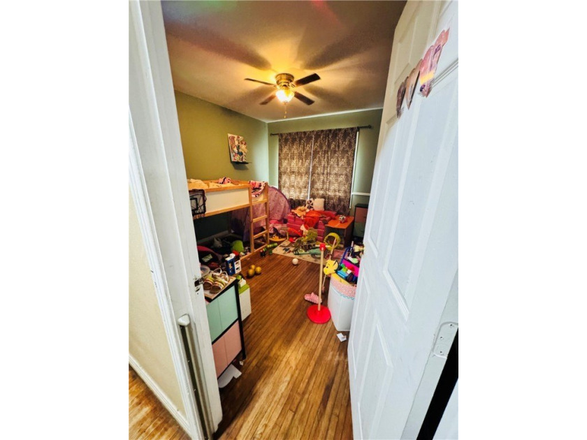 Great investment opportunity! This 3-bedroom, 1.5-bath home is - photo 9