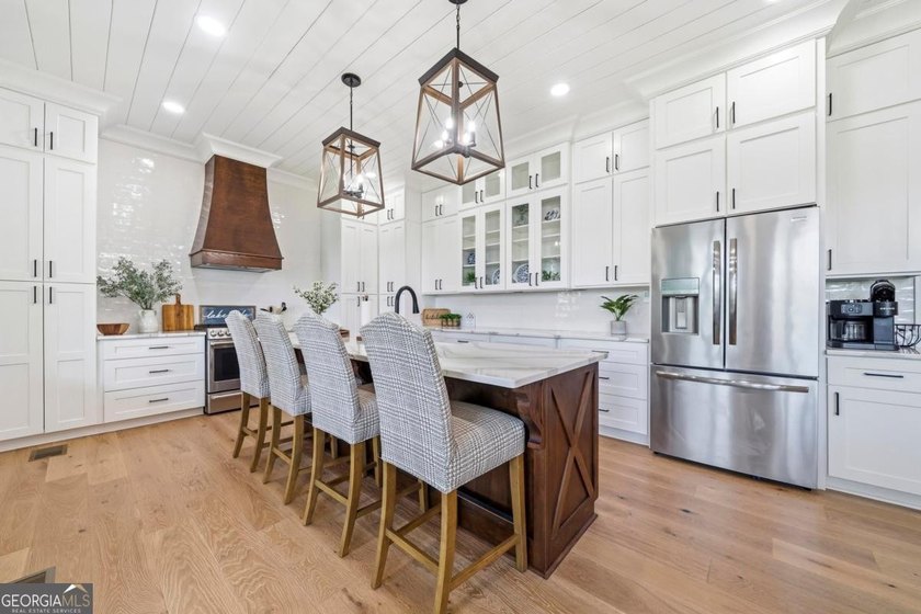 JAW DROPPING FARMHOUSE HOME ON LAKE SINCLAIR!! This one is - photo 18