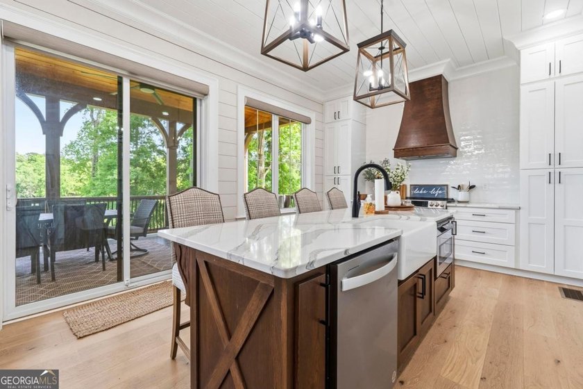 JAW DROPPING FARMHOUSE HOME ON LAKE SINCLAIR!! This one is - photo 20