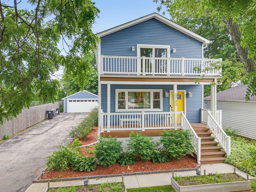Exceptional 3BR, 2.5BA home built in 2020, offering the perfect - photo 2