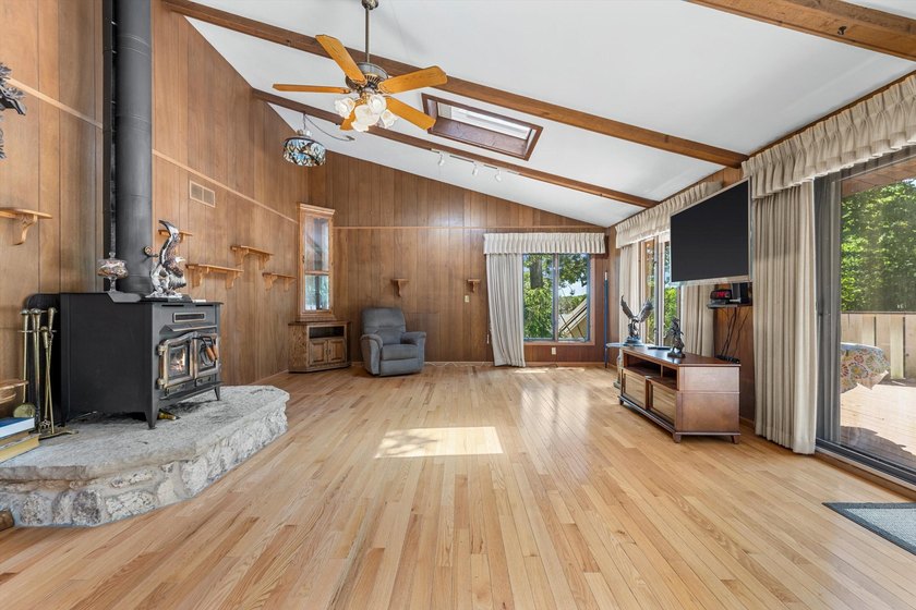 Unique property tucked away on a private wooded lot in a quiet - photo 9
