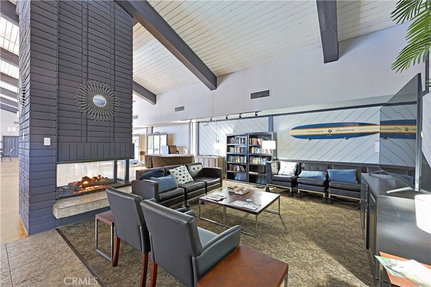 END UNIT... SINGLE STORY... 3 Bedroom, 2 bath home in the - photo 30