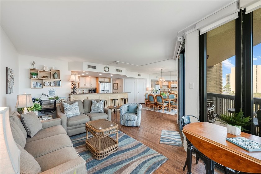 Welcome to The Sandpiper, where beachfront luxury meets - photo 4