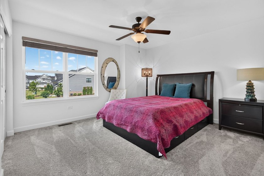Welcome home to this beautifully maintained, just 4-year-old - photo 14