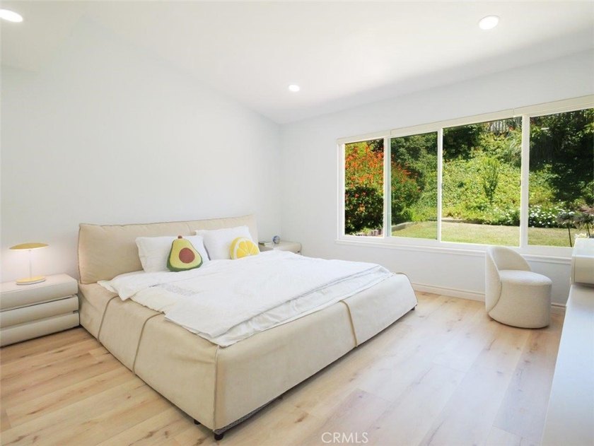 Nestled on a quiet street at the heart of the Palos Verdes - photo 17