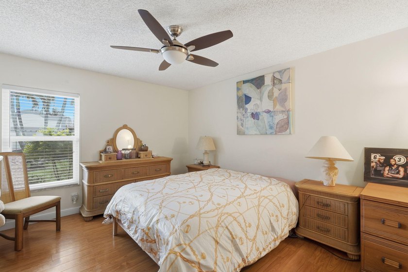 Light, bright &amp; beautifully updated 2/2 villa in the desirable - photo 27
