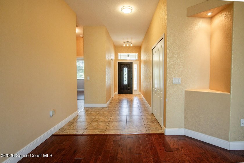 Beautifully upgraded 3BR/2BA home with 1,725 living sq ft (2,500 - photo 5