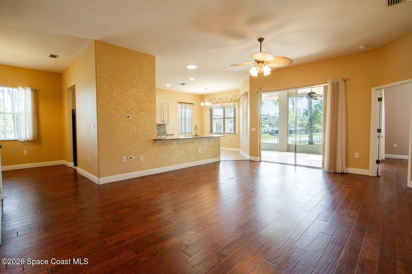 Beautifully upgraded 3BR/2BA home with 1,725 living sq ft (2,500 - photo 6