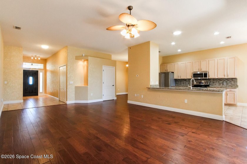 Beautifully upgraded 3BR/2BA home with 1,725 living sq ft (2,500 - photo 7