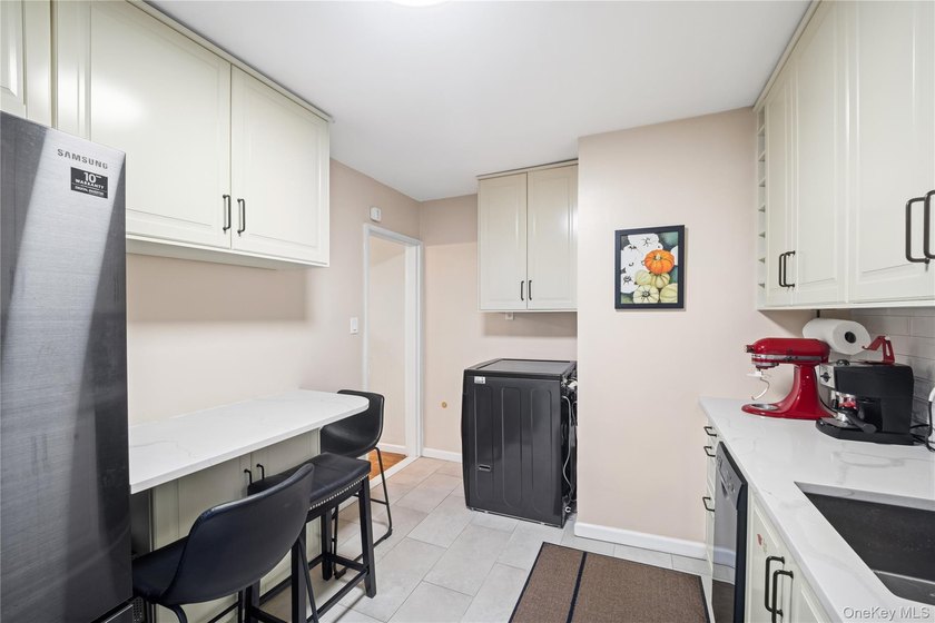 Rare and renovated, an opportunity to purchase this full - photo 11