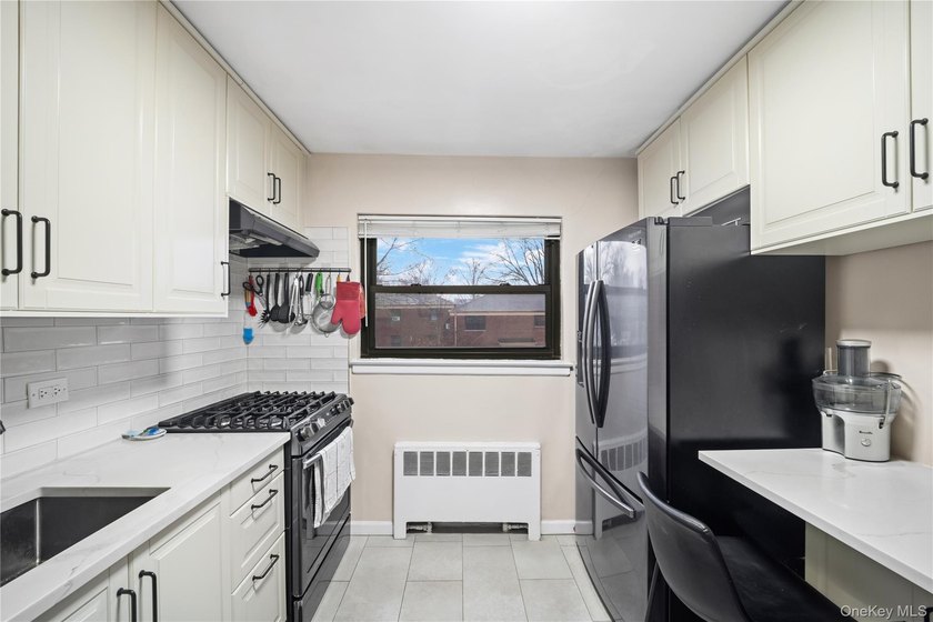 Rare and renovated, an opportunity to purchase this full - photo 12