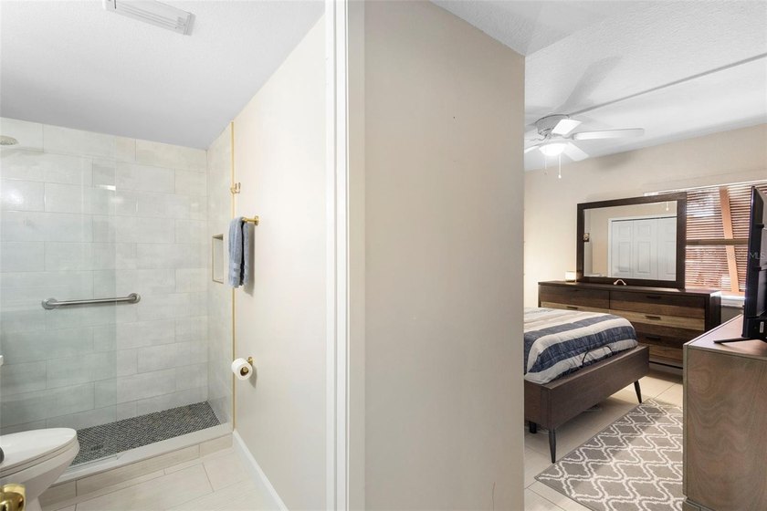 Beautifully Renovated Condo offers a perfect blend of modern - photo 21
