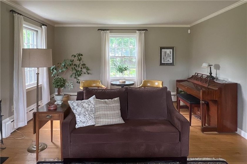 Welcome to the desirable Slate Hill Farm neighborhood. This - photo 21