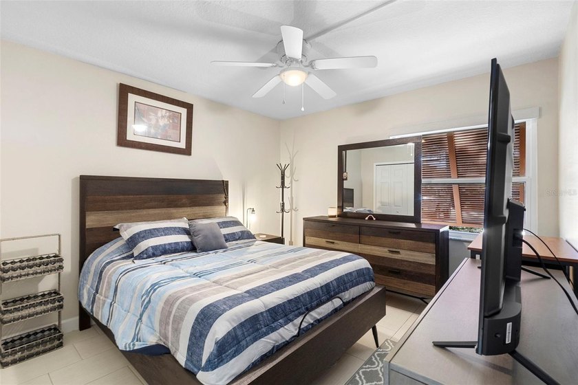 Beautifully Renovated Condo offers a perfect blend of modern - photo 22