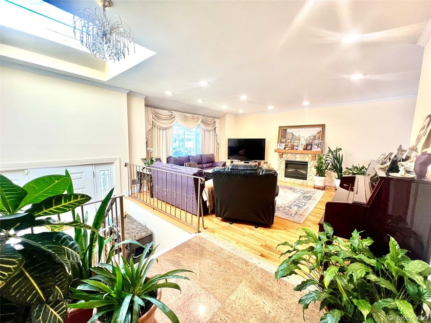 Fully updated Hi-Ranch with 4 bedrooms and 3 full bathrooms - photo 2