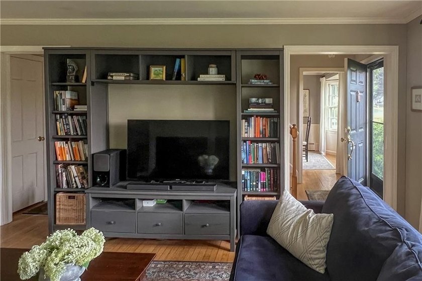 Welcome to the desirable Slate Hill Farm neighborhood. This - photo 23