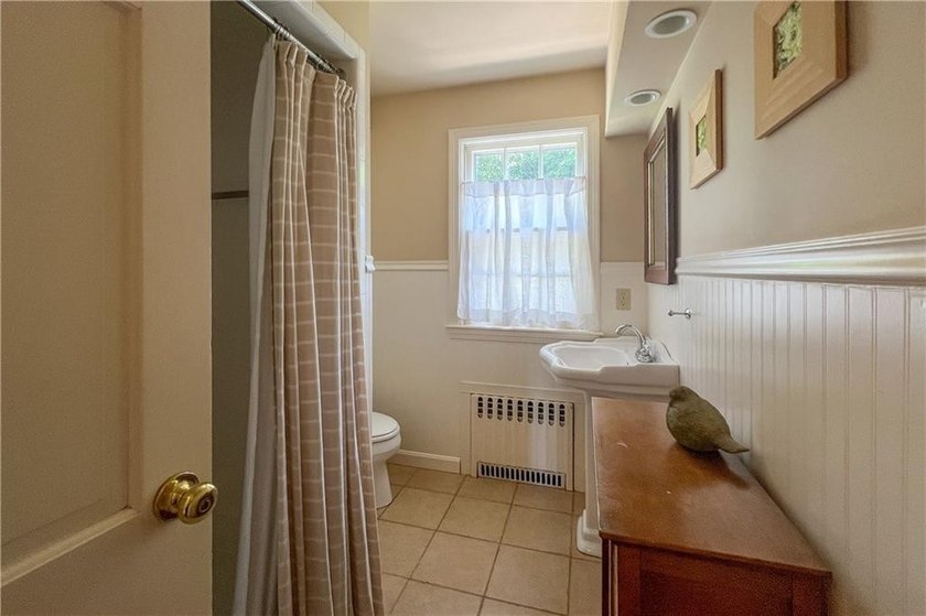 Welcome to the desirable Slate Hill Farm neighborhood. This - photo 27