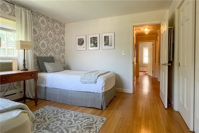 Welcome to the desirable Slate Hill Farm neighborhood. This - photo 36