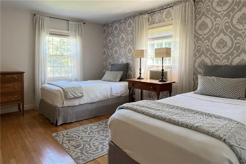 Welcome to the desirable Slate Hill Farm neighborhood. This - photo 37