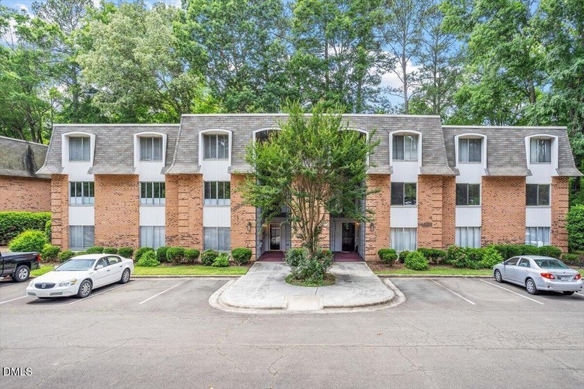 **Croasdaile Condo Opportunity with Golf Course Views** Enjoy - photo 3