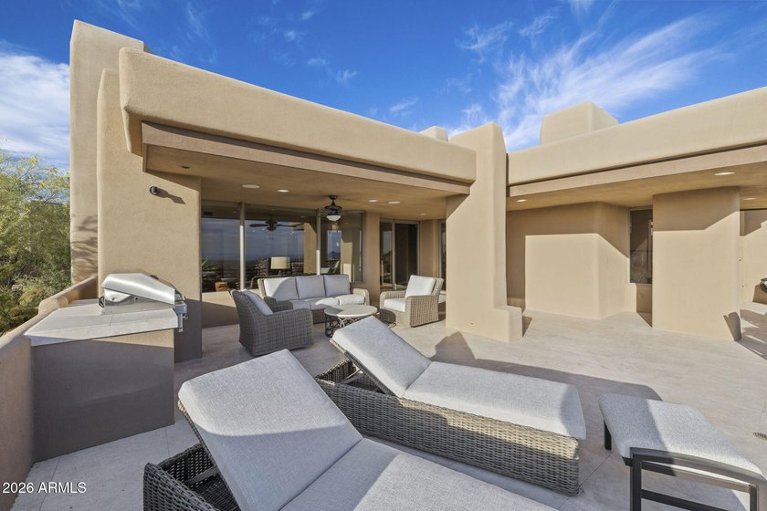 Completely remodeled from top to bottom, this Apache Cottage - photo 36
