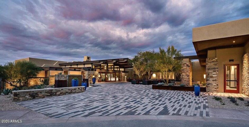 Completely remodeled from top to bottom, this Apache Cottage - photo 44