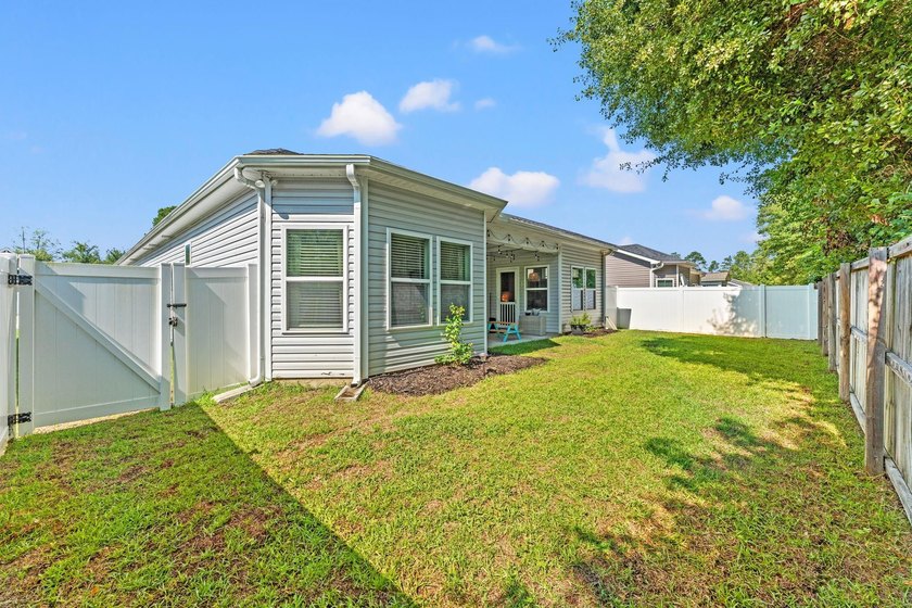 Welcome to this beautifully maintained 3 Bedroom and 2 Bath home - photo 26