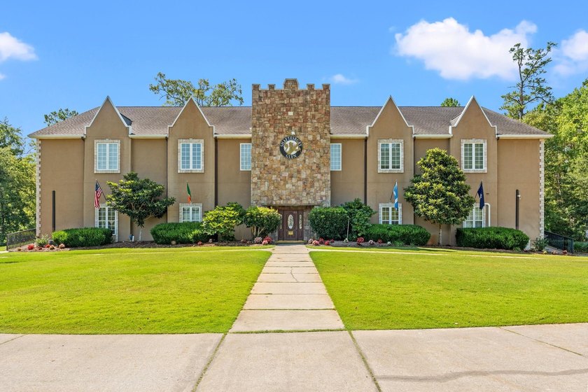 Welcome to this beautifully maintained 3 Bedroom and 2 Bath home - photo 28