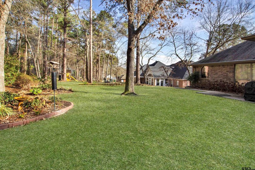 Welcome to this impressive 3-bedroom, 2.5-bath home with a 2-car - photo 41