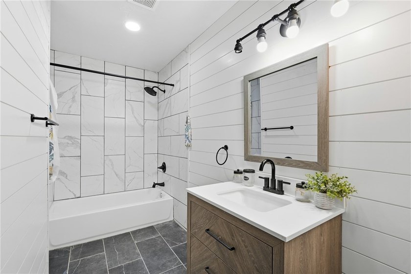 Updated golf-course duplex with strong income potential and - photo 12