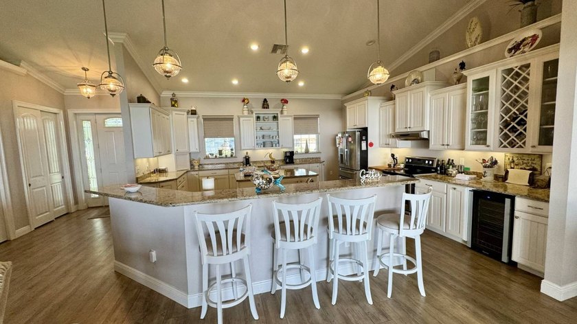 Welcome to 123 Lake Francis Drive, a true Lake Placid gem where - photo 15