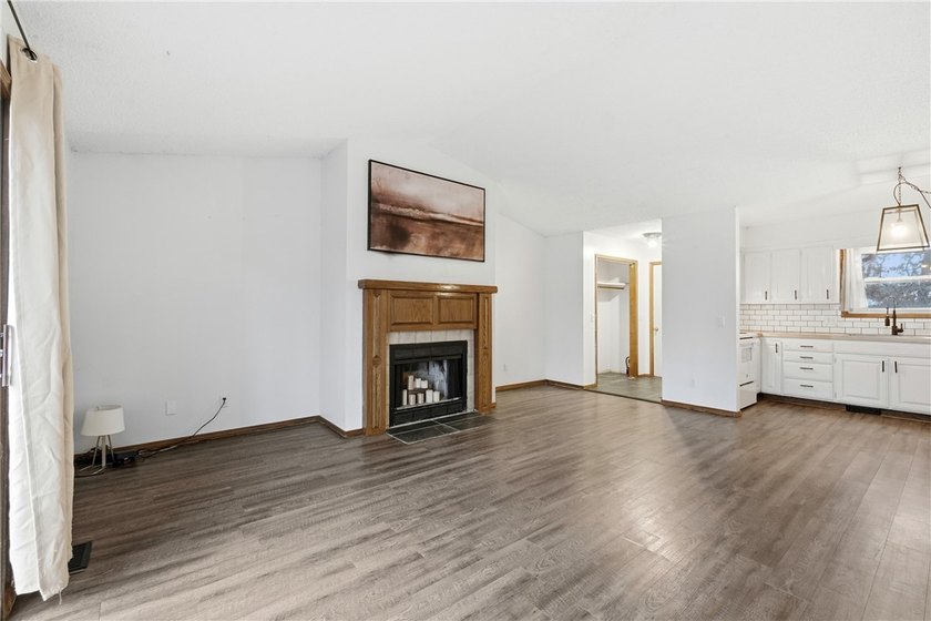 Updated golf-course duplex with strong income potential and - photo 18
