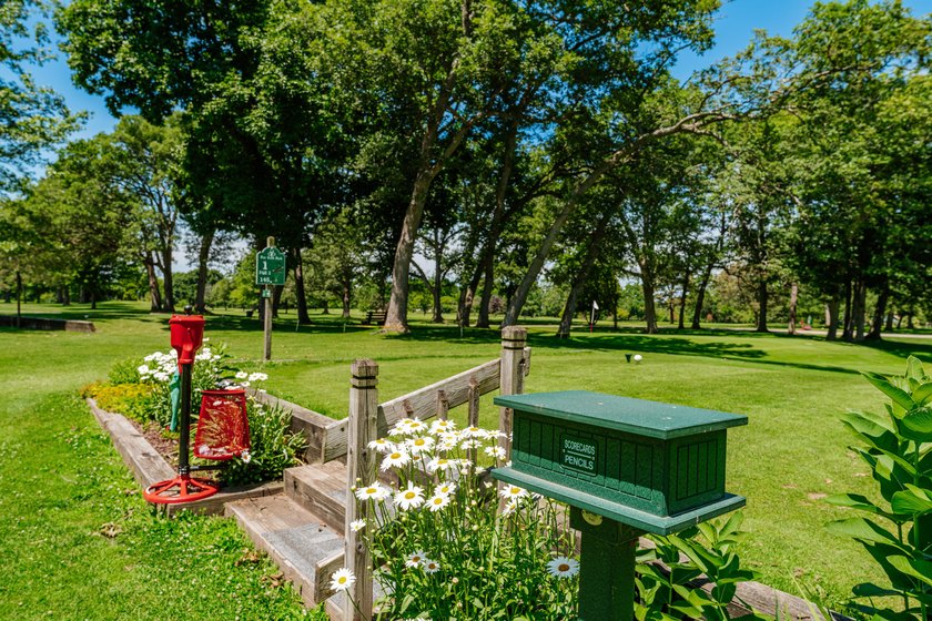 Welcome Home to your private golf course in this small community - photo 4