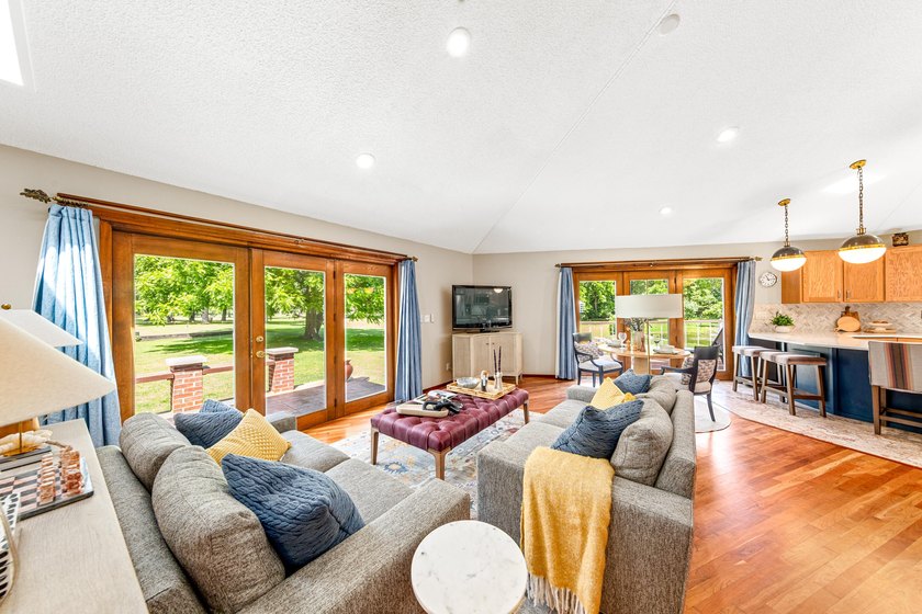 Welcome Home to your private golf course in this small community - photo 9