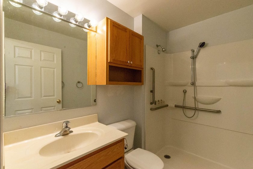 Rare opportunity to own a well maintained side by side duplex in - photo 9