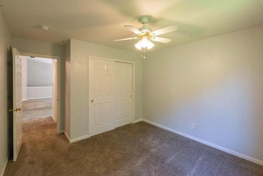 Rare opportunity to own a well maintained side by side duplex in - photo 10
