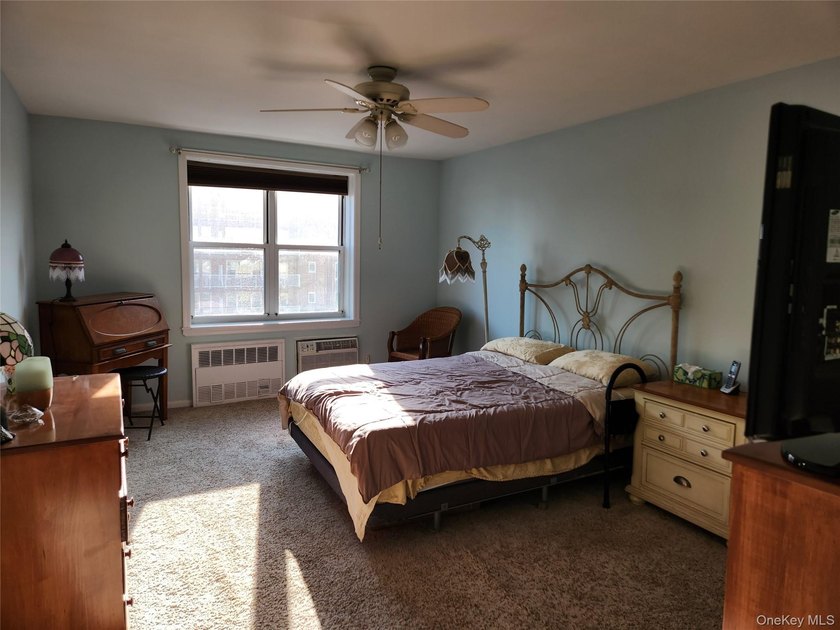 Spacious JR4 Apartment located in a OCEANFRONT BUILDING on The - photo 12