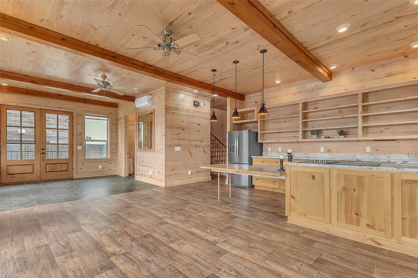 PRICED 35K BELOW PRE-LISTING APPRAISAL!! Experience lakefront - photo 12