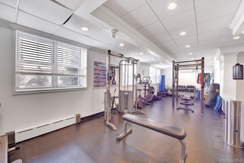 Spacious JR4 Apartment located in a OCEANFRONT BUILDING on The - photo 17