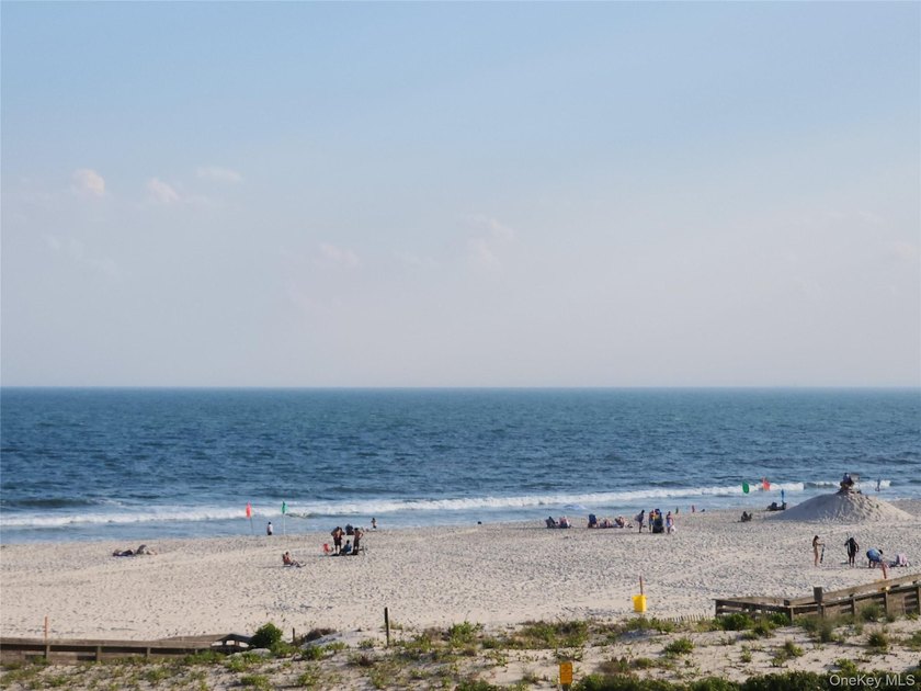 Spacious JR4 Apartment located in a OCEANFRONT BUILDING on The - photo 20
