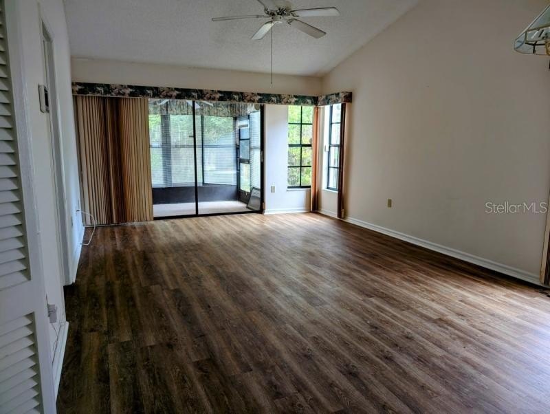 $20K PRICE REDUCTION!!! Nice 2 Bedroom 2 Bathroom End Unit Villa - photo 2